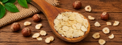 Hazelnut pieces